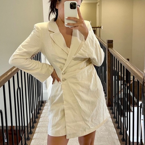 Zara NWOT linen blend cream ivory blazer dress with gold buttons - Picture 2 of 7